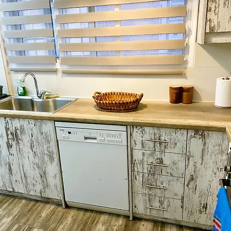 Town * مدينة زاكينثوس